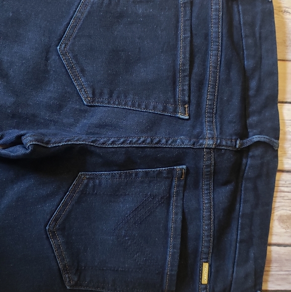 Jeans - Picture 2 of 4